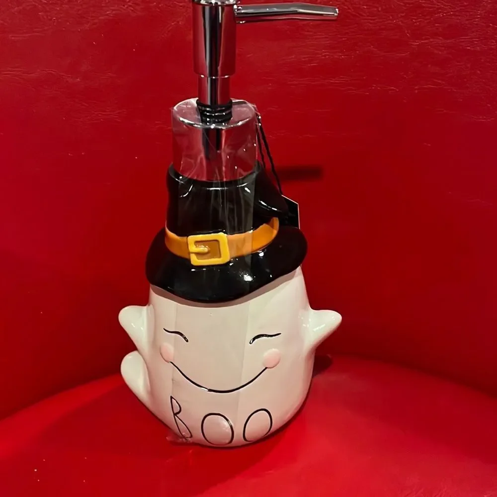 NWT ghost soap dispenser